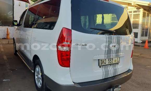 Buy Used Hyundai H1 White Car in Maputo in Maputo Buy Used Hyundai H1 White Car in Maputo in Maputo
