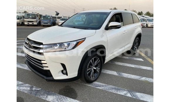 Nunua Imported Toyota Highlander Nyeupe Gari ndani ya Import - Dubai nchini Cabo Delgado Nunua Imported Toyota Highlander Nyeupe Gari ndani ya Import - Dubai nchini Cabo Delgado