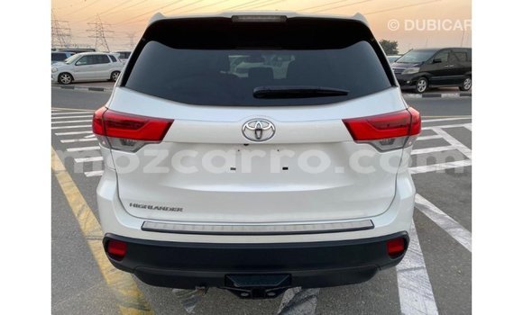 Nunua Imported Toyota Highlander Nyeupe Gari ndani ya Import - Dubai nchini Cabo Delgado Nunua Imported Toyota Highlander Nyeupe Gari ndani ya Import - Dubai nchini Cabo Delgado