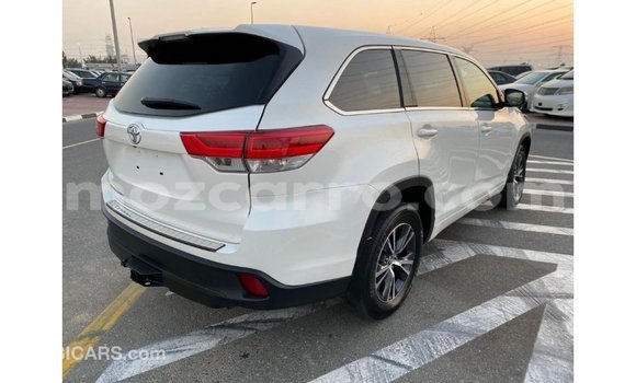 Nunua Imported Toyota Highlander Nyeupe Gari ndani ya Import - Dubai nchini Cabo Delgado Nunua Imported Toyota Highlander Nyeupe Gari ndani ya Import - Dubai nchini Cabo Delgado