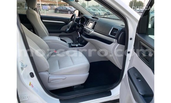Nunua Imported Toyota Highlander Nyeupe Gari ndani ya Import - Dubai nchini Cabo Delgado Nunua Imported Toyota Highlander Nyeupe Gari ndani ya Import - Dubai nchini Cabo Delgado