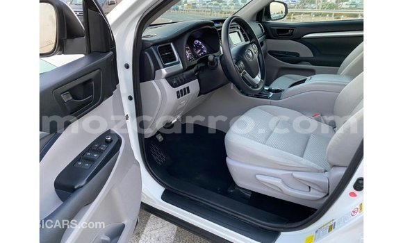 Nunua Imported Toyota Highlander Nyeupe Gari ndani ya Import - Dubai nchini Cabo Delgado Nunua Imported Toyota Highlander Nyeupe Gari ndani ya Import - Dubai nchini Cabo Delgado