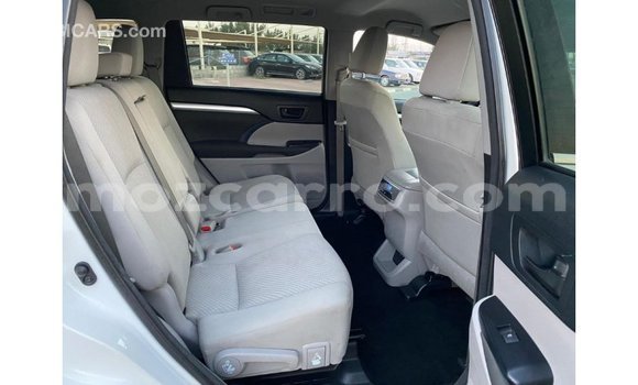 Nunua Imported Toyota Highlander Nyeupe Gari ndani ya Import - Dubai nchini Cabo Delgado Nunua Imported Toyota Highlander Nyeupe Gari ndani ya Import - Dubai nchini Cabo Delgado