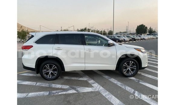 Nunua Imported Toyota Highlander Nyeupe Gari ndani ya Import - Dubai nchini Cabo Delgado Nunua Imported Toyota Highlander Nyeupe Gari ndani ya Import - Dubai nchini Cabo Delgado