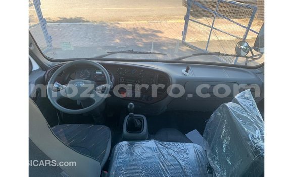 Comprar Importar Hyundai Accent Branco Carro em Import - Dubai em Cabo Delgado Comprar Importar Hyundai Accent Branco Carro em Import - Dubai em Cabo Delgado