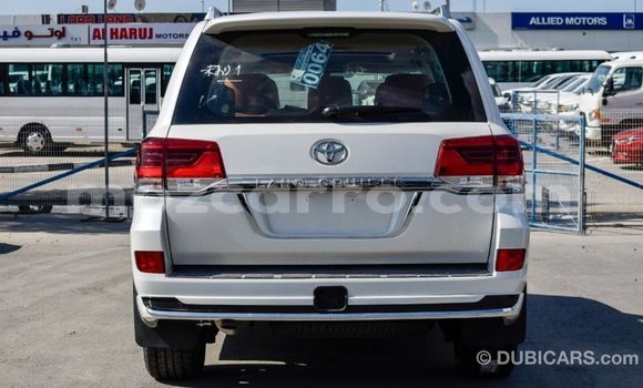 Nunua Imported Toyota Land Cruiser Nyeupe Gari ndani ya Import - Dubai nchini Cabo Delgado Nunua Imported Toyota Land Cruiser Nyeupe Gari ndani ya Import - Dubai nchini Cabo Delgado