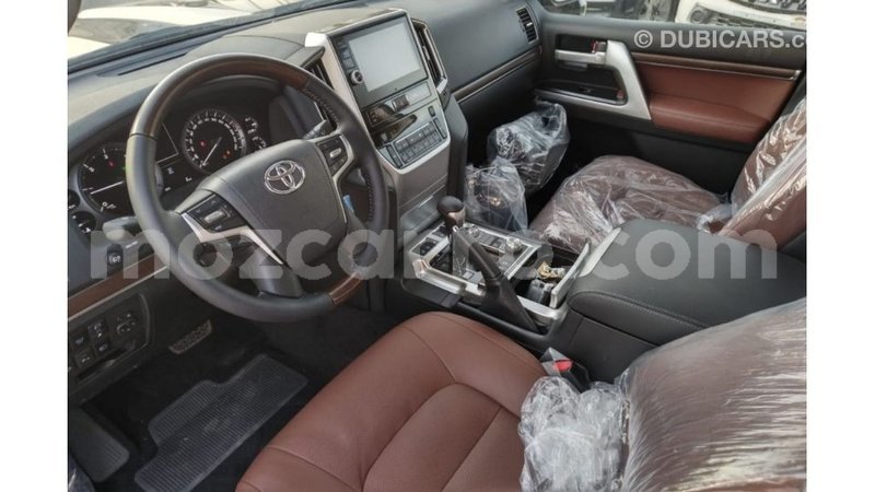 Big with watermark toyota land cruiser cabo delgado import dubai 6593