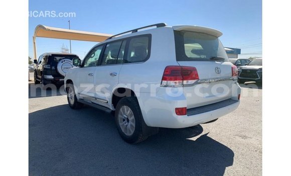 Nunua Imported Toyota Land Cruiser Nyeupe Gari ndani ya Import - Dubai nchini Cabo Delgado Nunua Imported Toyota Land Cruiser Nyeupe Gari ndani ya Import - Dubai nchini Cabo Delgado