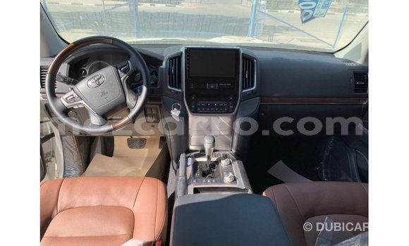 Nunua Imported Toyota Land Cruiser Nyeupe Gari ndani ya Import - Dubai nchini Cabo Delgado Nunua Imported Toyota Land Cruiser Nyeupe Gari ndani ya Import - Dubai nchini Cabo Delgado
