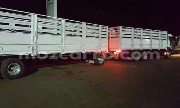 Nunua Ilio tumika Nissan UD Nyeupe Lori ndani ya Maputo nchini Maputo Nunua Ilio tumika Nissan UD Nyeupe Lori ndani ya Maputo nchini Maputo