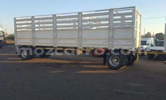 Nunua Ilio tumika Nissan UD Nyeupe Lori ndani ya Maputo nchini Maputo Nunua Ilio tumika Nissan UD Nyeupe Lori ndani ya Maputo nchini Maputo