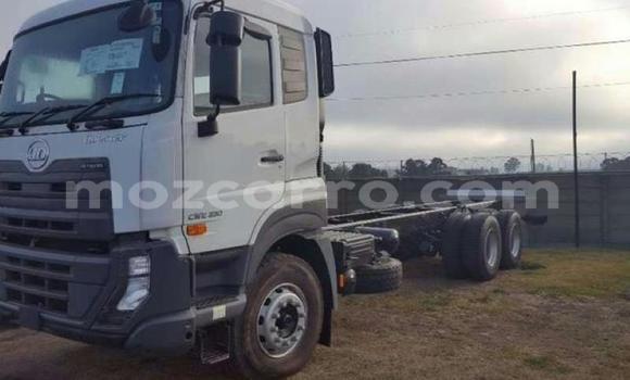 Nunua Ilio tumika Nissan UD Nyeupe Lori ndani ya Maputo nchini Maputo Nunua Ilio tumika Nissan UD Nyeupe Lori ndani ya Maputo nchini Maputo