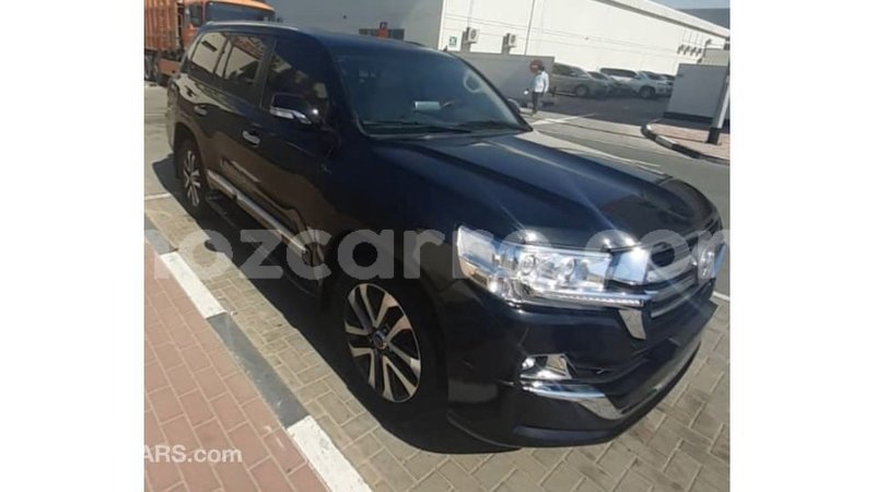 Big with watermark toyota land cruiser cabo delgado import dubai 6621