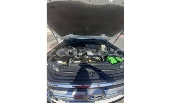 Nunua Imported Toyota Land Cruiser Nyeusi Gari ndani ya Import - Dubai nchini Cabo Delgado Nunua Imported Toyota Land Cruiser Nyeusi Gari ndani ya Import - Dubai nchini Cabo Delgado