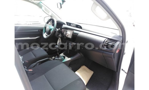 Comprar Importar Toyota Hilux Branco Carro em Import - Dubai em Cabo Delgado Comprar Importar Toyota Hilux Branco Carro em Import - Dubai em Cabo Delgado