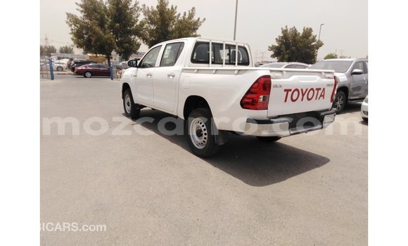 Comprar Importar Toyota Hilux Branco Carro em Import - Dubai em Cabo Delgado Comprar Importar Toyota Hilux Branco Carro em Import - Dubai em Cabo Delgado