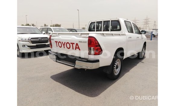 Comprar Importar Toyota Hilux Branco Carro em Import - Dubai em Cabo Delgado Comprar Importar Toyota Hilux Branco Carro em Import - Dubai em Cabo Delgado