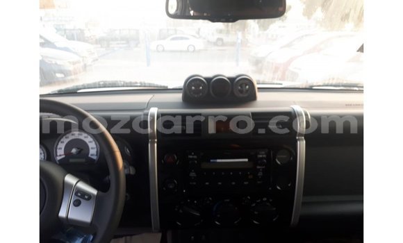 Comprar Importar Toyota FJ Cruiser Preto Carro em Import - Dubai em Cabo Delgado Comprar Importar Toyota FJ Cruiser Preto Carro em Import - Dubai em Cabo Delgado