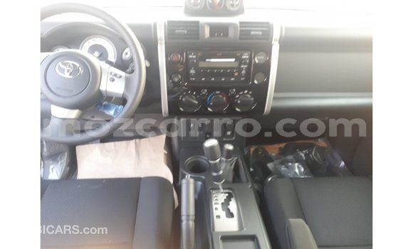 Comprar Importar Toyota FJ Cruiser Preto Carro em Import - Dubai em Cabo Delgado Comprar Importar Toyota FJ Cruiser Preto Carro em Import - Dubai em Cabo Delgado