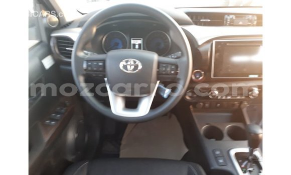 Comprar Importar Toyota Hilux Vermelho Carro em Import - Dubai em Cabo Delgado Comprar Importar Toyota Hilux Vermelho Carro em Import - Dubai em Cabo Delgado
