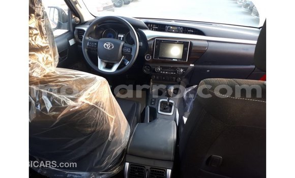 Comprar Importar Toyota Hilux Vermelho Carro em Import - Dubai em Cabo Delgado Comprar Importar Toyota Hilux Vermelho Carro em Import - Dubai em Cabo Delgado