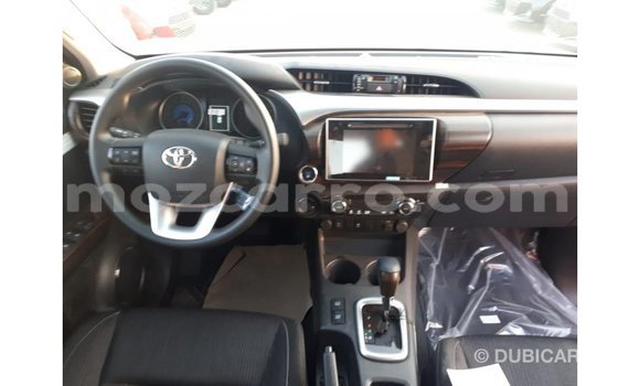Comprar Importar Toyota Hilux Vermelho Carro em Import - Dubai em Cabo Delgado Comprar Importar Toyota Hilux Vermelho Carro em Import - Dubai em Cabo Delgado