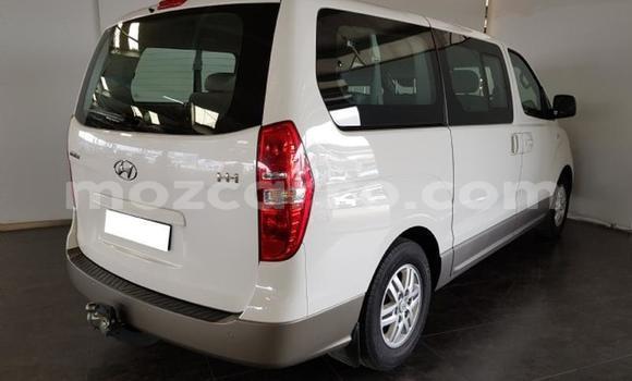 Tenga Tsaru Hyundai H1 Chena Mota in Gilé in Zambezia Tenga Tsaru Hyundai H1 Chena Mota in Gilé in Zambezia