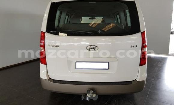 Tenga Tsaru Hyundai H1 Chena Mota in Gilé in Zambezia Tenga Tsaru Hyundai H1 Chena Mota in Gilé in Zambezia
