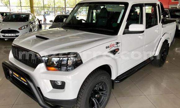 Buy Used Mahindra CL White Car in Beira in Sofala Buy Used Mahindra CL White Car in Beira in Sofala