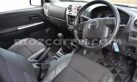 Buy Used Isuzu KB Black Car in Gilé in Zambezia Buy Used Isuzu KB Black Car in Gilé in Zambezia