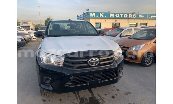 Comprar Importar Toyota Hilux Preto Carro em Import - Dubai em Cabo Delgado Comprar Importar Toyota Hilux Preto Carro em Import - Dubai em Cabo Delgado