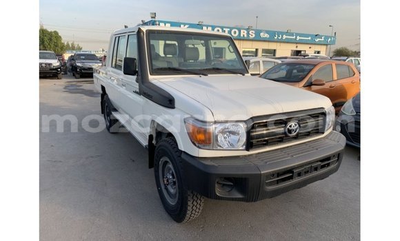 Comprar Importar Toyota Land Cruiser Branco Carro em Import - Dubai em Cabo Delgado Comprar Importar Toyota Land Cruiser Branco Carro em Import - Dubai em Cabo Delgado