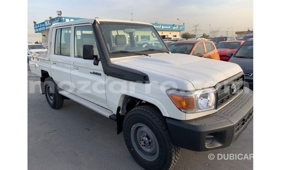 Comprar Importar Toyota Land Cruiser Branco Carro em Import - Dubai em Cabo Delgado Comprar Importar Toyota Land Cruiser Branco Carro em Import - Dubai em Cabo Delgado