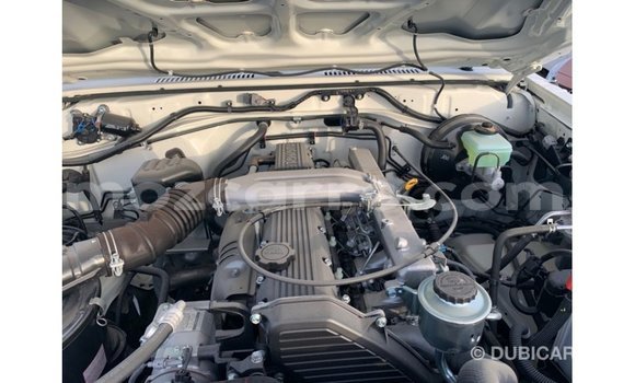 Comprar Importar Toyota Land Cruiser Branco Carro em Import - Dubai em Cabo Delgado Comprar Importar Toyota Land Cruiser Branco Carro em Import - Dubai em Cabo Delgado