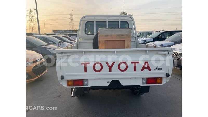 Big with watermark toyota land cruiser cabo delgado import dubai 6712