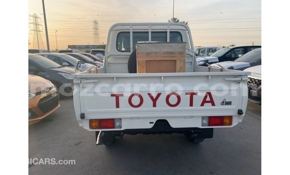 Comprar Importar Toyota Land Cruiser Branco Carro em Import - Dubai em Cabo Delgado Comprar Importar Toyota Land Cruiser Branco Carro em Import - Dubai em Cabo Delgado