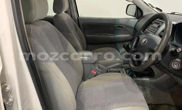 Tenga Tsaru Toyota Hilux Chena Mota in Gilé in Zambezia Tenga Tsaru Toyota Hilux Chena Mota in Gilé in Zambezia