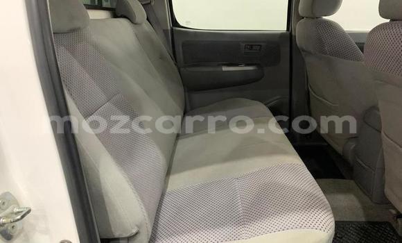 Tenga Tsaru Toyota Hilux Chena Mota in Gilé in Zambezia Tenga Tsaru Toyota Hilux Chena Mota in Gilé in Zambezia