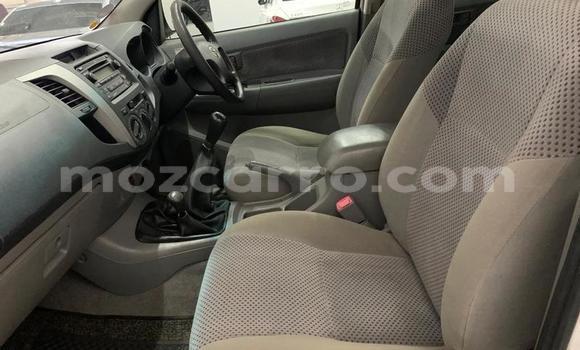 Tenga Tsaru Toyota Hilux Chena Mota in Gilé in Zambezia Tenga Tsaru Toyota Hilux Chena Mota in Gilé in Zambezia