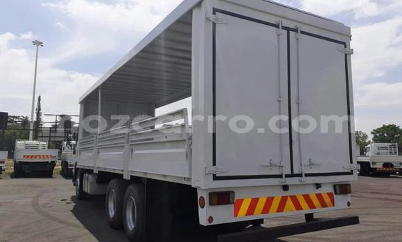 Comprar Usado Isuzu FTR 850 Branco Caminhão em Maputo em Maputo Comprar Usado Isuzu FTR 850 Branco Caminhão em Maputo em Maputo