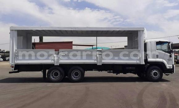 Comprar Usado Isuzu FTR 850 Branco Caminhão em Maputo em Maputo Comprar Usado Isuzu FTR 850 Branco Caminhão em Maputo em Maputo
