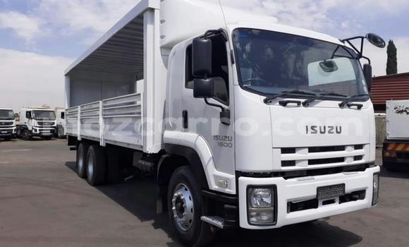 Comprar Usado Isuzu FTR 850 Branco Caminhão em Maputo em Maputo Comprar Usado Isuzu FTR 850 Branco Caminhão em Maputo em Maputo
