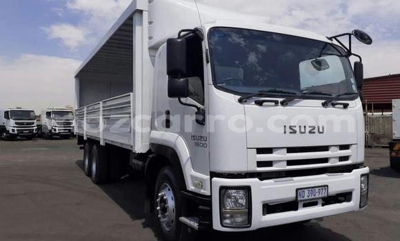 Comprar Usado Isuzu FTR 850 Branco Caminhão em Maputo em Maputo Comprar Usado Isuzu FTR 850 Branco Caminhão em Maputo em Maputo