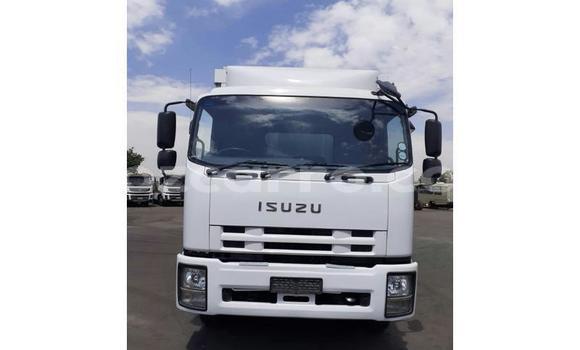 Comprar Usado Isuzu FTR 850 Branco Caminhão em Maputo em Maputo Comprar Usado Isuzu FTR 850 Branco Caminhão em Maputo em Maputo