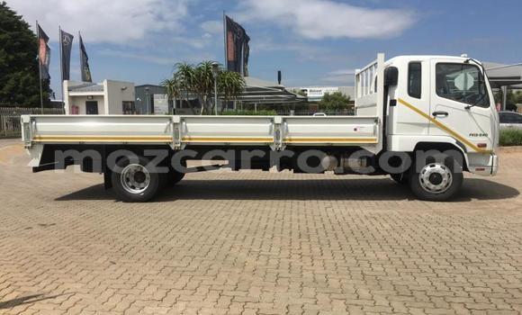 Comprar Usado Isuzu FTR 850 Branco Caminhão em Maputo em Maputo Comprar Usado Isuzu FTR 850 Branco Caminhão em Maputo em Maputo