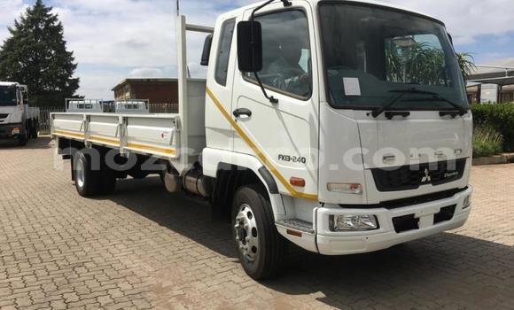 Comprar Usado Isuzu FTR 850 Branco Caminhão em Maputo em Maputo Comprar Usado Isuzu FTR 850 Branco Caminhão em Maputo em Maputo