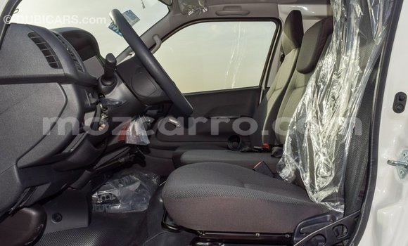 Comprar Importar Toyota Hiace Branco Carro em Import - Dubai em Cabo Delgado Comprar Importar Toyota Hiace Branco Carro em Import - Dubai em Cabo Delgado