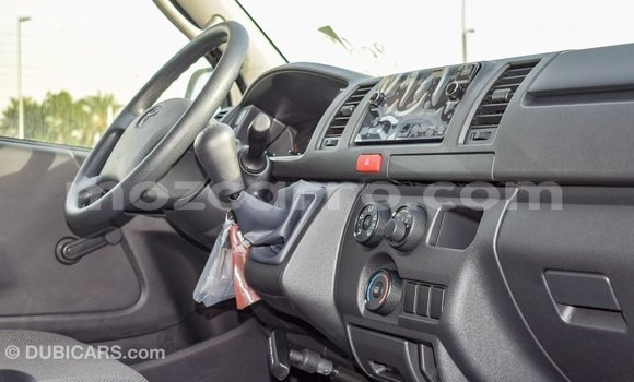 Comprar Importar Toyota Hiace Branco Carro em Import - Dubai em Cabo Delgado Comprar Importar Toyota Hiace Branco Carro em Import - Dubai em Cabo Delgado