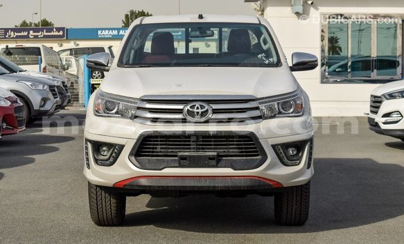 Comprar Importar Toyota Hilux Branco Carro em Import - Dubai em Cabo Delgado Comprar Importar Toyota Hilux Branco Carro em Import - Dubai em Cabo Delgado