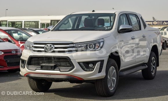 Comprar Importar Toyota Hilux Branco Carro em Import - Dubai em Cabo Delgado Comprar Importar Toyota Hilux Branco Carro em Import - Dubai em Cabo Delgado